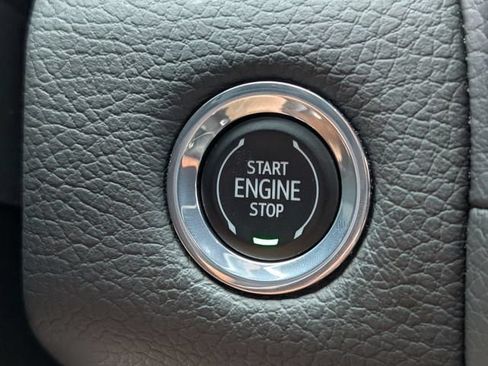 Used 2023 GMC Yukon Denali RWD image 19