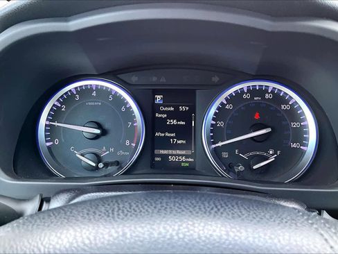 Used 2019 Toyota Highlander XLE image 25