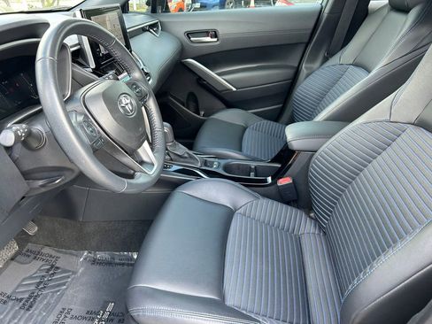 Used 2024 Toyota Corolla Cross XSE image 11