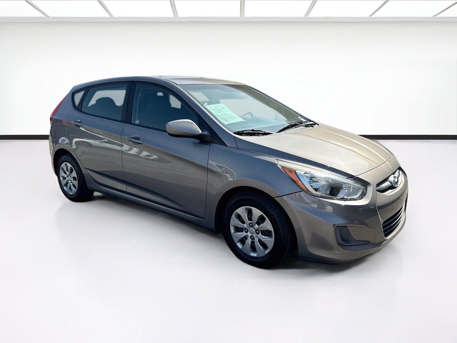 Used 2017 Hyundai Accent SE FWD image 3