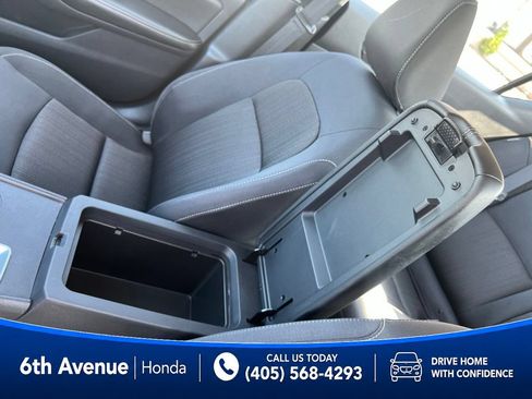 Used 2025 Nissan Altima 2.5 SV AWD/4WD image 33