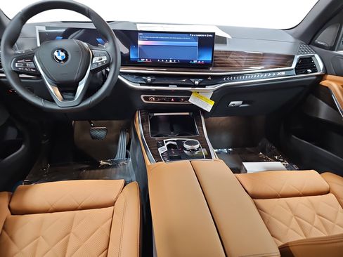 New 2026 BMW X5 xDrive40i w/ Climate Comfort Package image 9