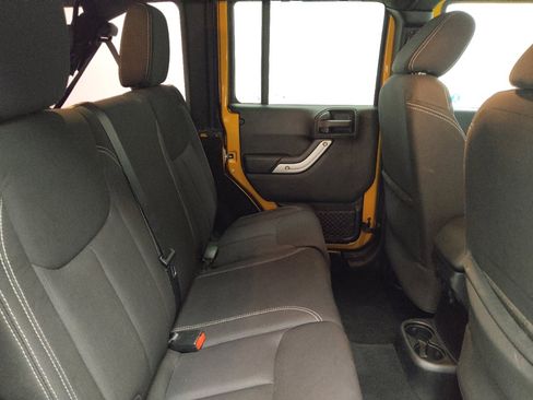 Used 2014 Jeep Wrangler Unlimited Sahara w/ Connectivity Group image 19