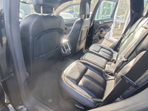 Used 2017 Porsche Cayenne Platinum Edition image 12