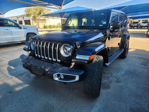 Used 2021 Jeep Wrangler Unlimited Sahara w/ Cold Weather Group AWD/4WD image 2