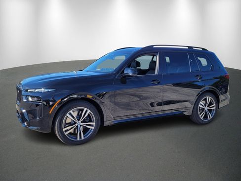 New 2026 BMW X7 M60i w/ Executive Package image 3