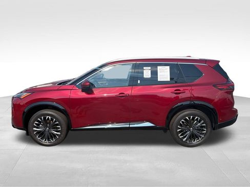 Used 2025 Nissan Rogue Platinum w/ Platinum Premium Package AWD/4WD image 2