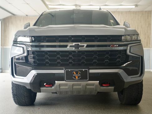 Used 2022 Chevrolet Suburban Z71 w/ Z71 Off-Road Package AWD/4WD image 2