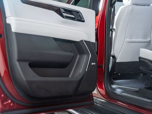 New 2025 Chevrolet Suburban Premier w/ Sun And Tow Package image 41