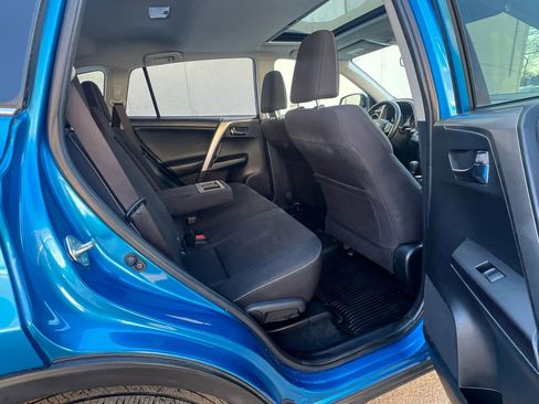 Used 2018 Toyota RAV4 XLE w/ Plus Extra Value Package AWD/4WD image 29