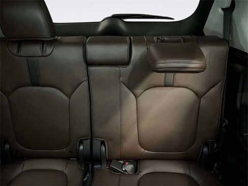 Used 2023 Honda Pilot Elite image 14