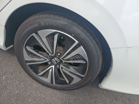 Used 2018 Honda Civic EX-L image 9