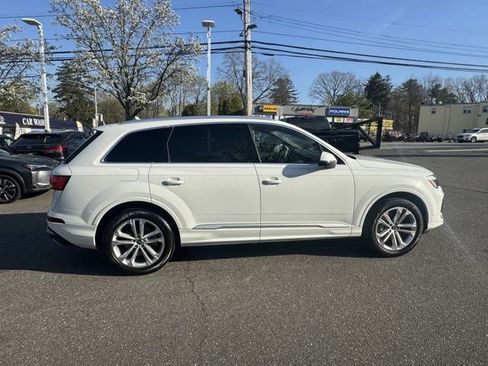 Certified 2025 Audi Q7 3.0T Premium Plus AWD/4WD image 4