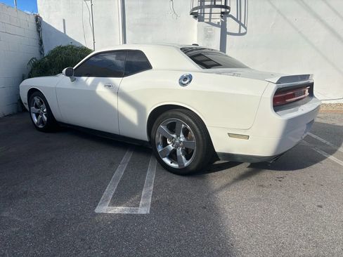Used 2009 Dodge Challenger R/T image 11
