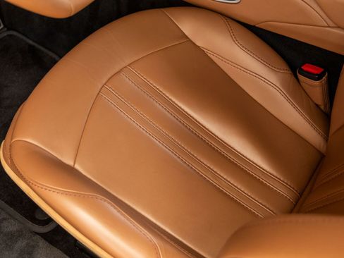 Used 2020 Aston Martin V8 Vantage Coupe RWD image 21