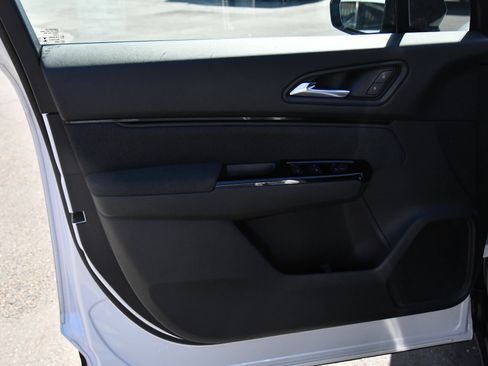 Used 2024 Honda Prologue EX image 14