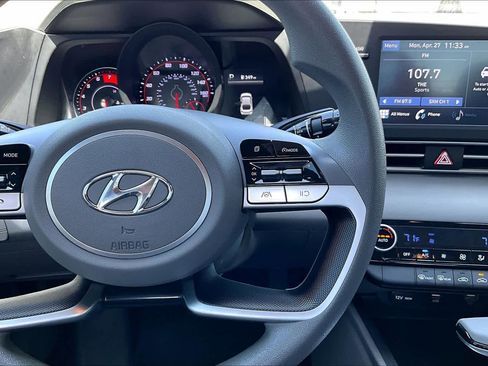 Used 2022 Hyundai Elantra SEL FWD image 39