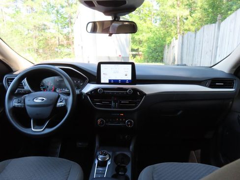 Used 2020 Ford Escape SE FWD image 23