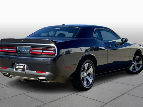 Used 2019 Dodge Challenger SXT image 12