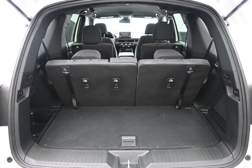 Used 2025 Honda Pilot Sport image 32