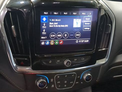 Used 2021 Chevrolet Traverse LT w/ LT Premium Package FWD image 28