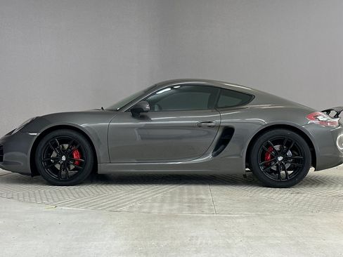Used 2016 Porsche Cayman RWD image 2