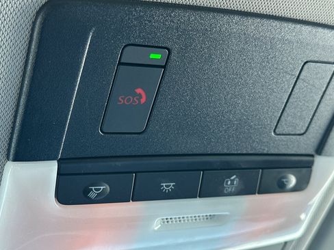 Used 2023 Nissan Rogue SV FWD image 22