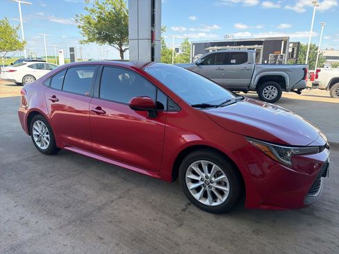 Used 2020 Toyota Corolla LE w/ LE Premium Package FWD image 22