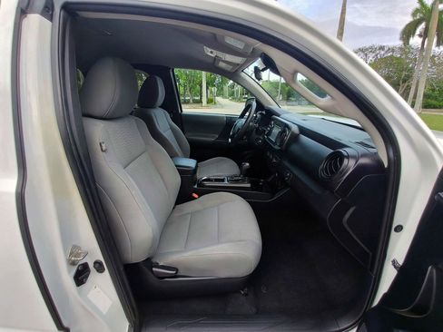 Used 2019 Toyota Tacoma SR RWD image 28