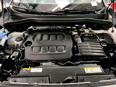 New 2026 Volkswagen Tiguan SE image 13