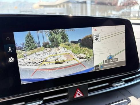 Used 2025 Hyundai Elantra SEL FWD image 23