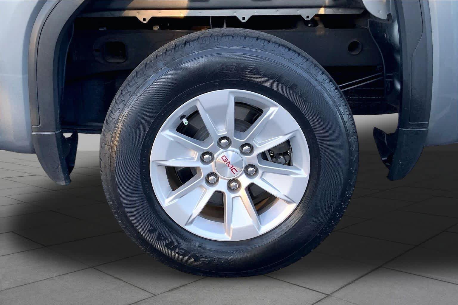 Used 2021 GMC Sierra 1500 2WD Double Cab w/ Sierra Value Package image 9