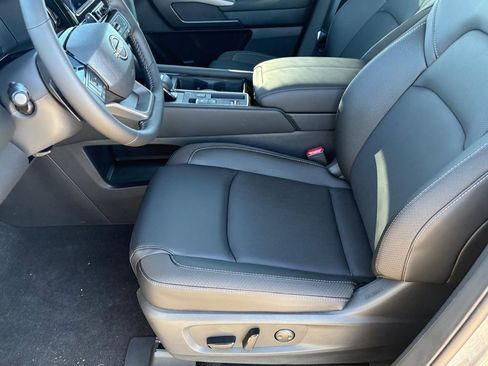 New 2026 Nissan Pathfinder SL FWD image 18