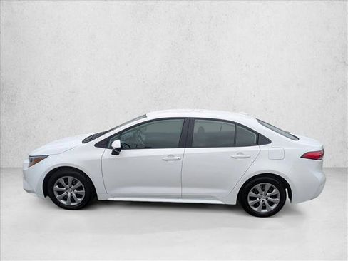Used 2025 Toyota Corolla LE image 8