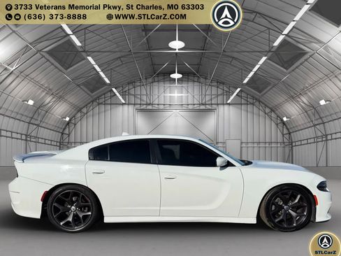 Used 2019 Dodge Charger GT image 2