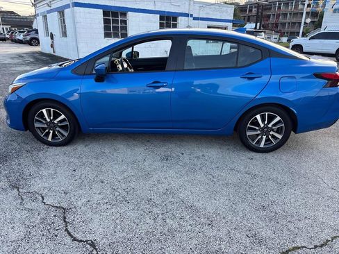 Used 2023 Nissan Versa SV FWD image 2