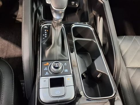 Used 2025 Kia Telluride AWD image 15