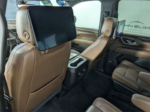 Used 2021 Chevrolet Suburban High Country image 15