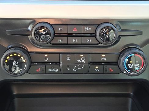 New 2026 Ford F250 XLT w/ XLT Premium Package AWD/4WD image 22