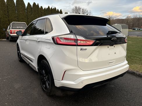 Used 2022 Ford Edge SE w/ Black Appearance Package image 6