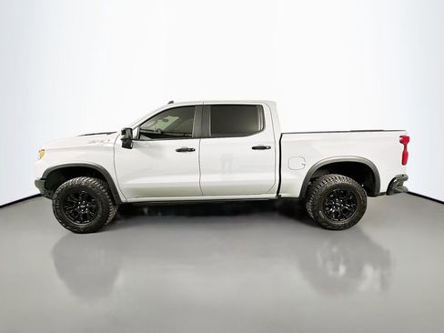 Used 2025 Chevrolet Silverado 1500 ZR2 w/ Technology Package image 8