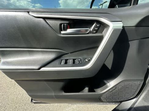 Used 2022 Toyota RAV4 XLE Premium AWD/4WD image 17