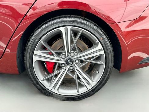 Certified 2025 Genesis G70 3.3T Advanced w/ Sport Prestige Package AWD/4WD image 23