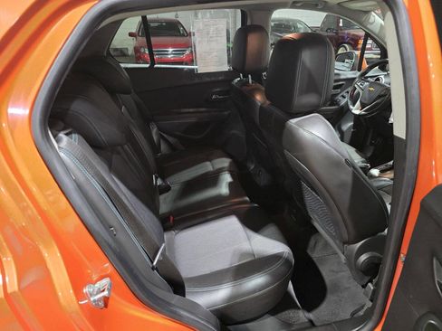 Used 2015 Chevrolet Trax LT w/ LT Sun and Sound Package AWD/4WD image 29