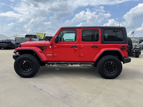 Used 2019 Jeep Wrangler Unlimited Sahara AWD/4WD image 27