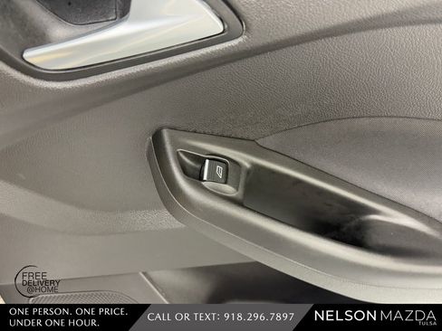 Used 2018 Ford Focus Titanium FWD image 43