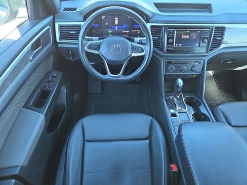 Used 2023 Volkswagen Atlas Cross Sport SE image 12