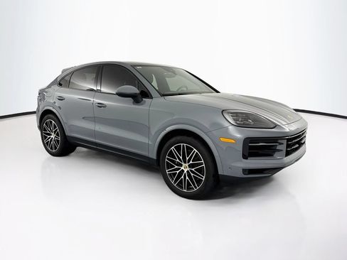 Used 2024 Porsche Cayenne Coupe AWD/4WD image 3