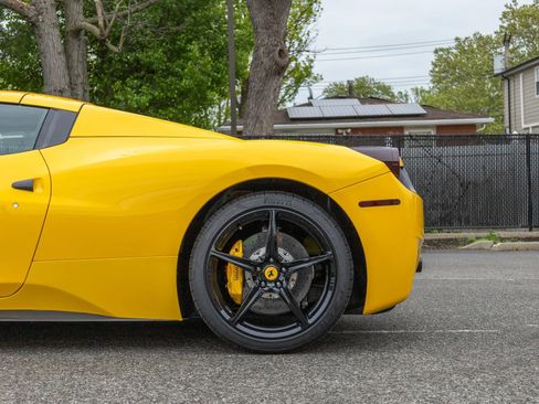 Used 2013 Ferrari 458 Spider RWD image 29