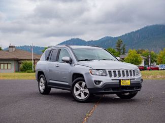 Used 2015 Jeep Compass High Altitude image 1